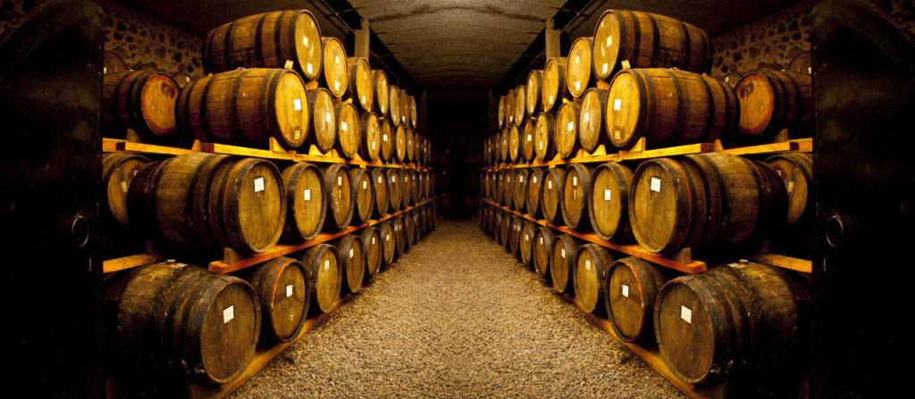 Фотообои винный погреб