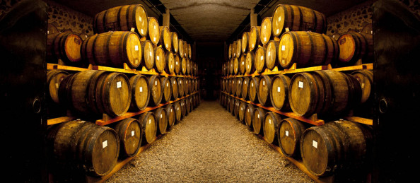 Фотообои винный погреб